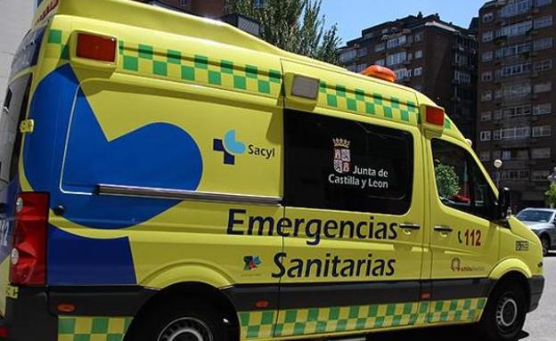 Un herido en la salida de vía de su turismo en Aranda de Duero