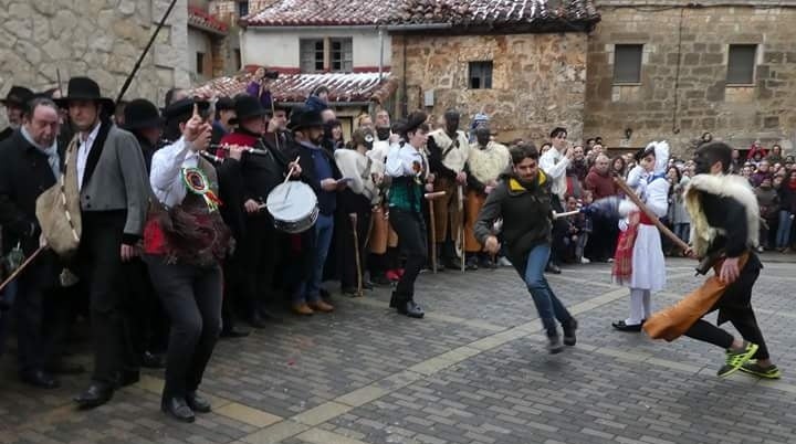 Mecerreyes ya cuenta con un museo en el que se puede sentir la esencia de una de sus fiestas más peculiares, reconocidas y concurridas, el carnaval, con sus zarramacos, alguaciles, mozos, esos disfraces de pieles, sacos, cuerdas o huesos