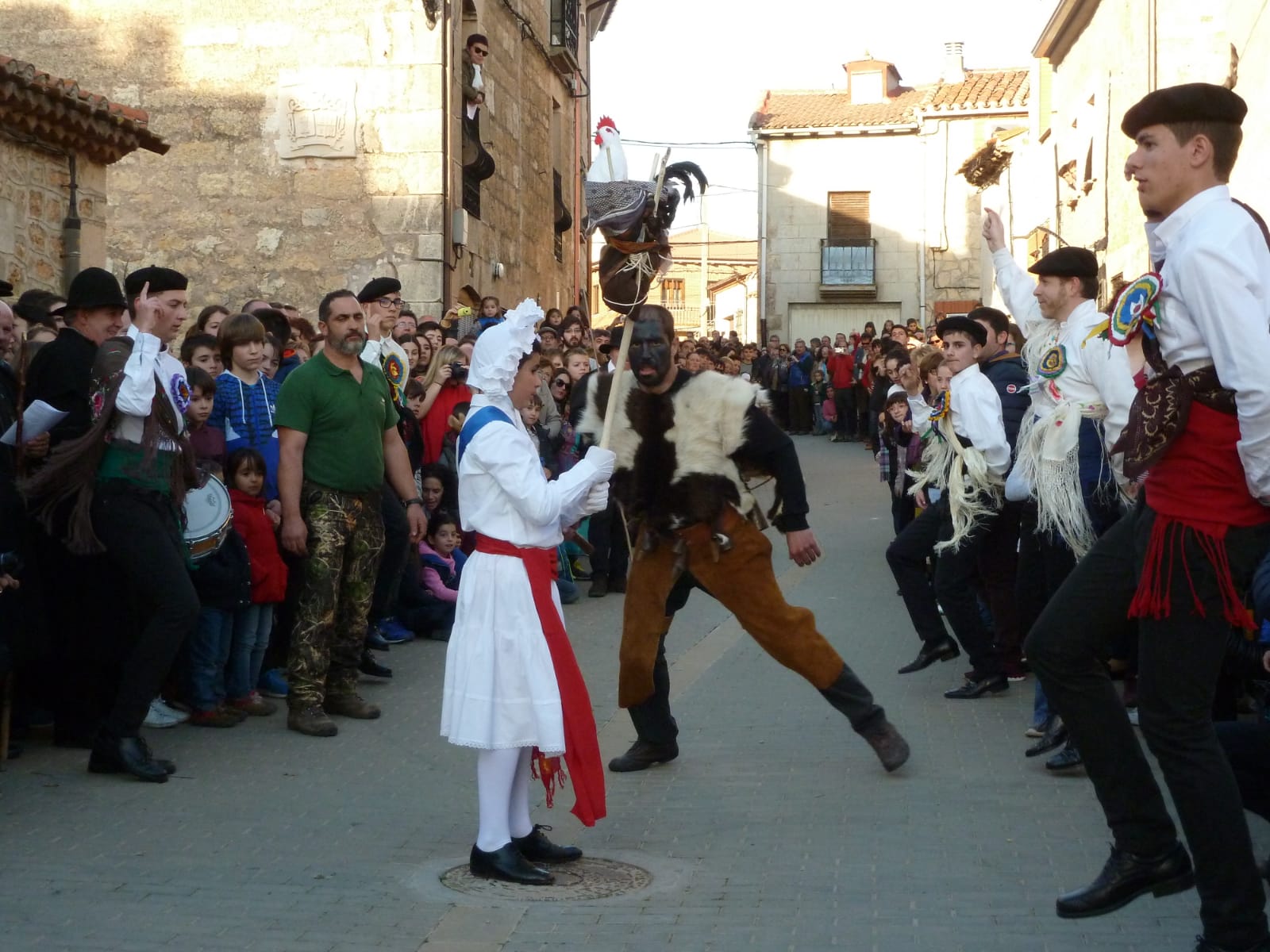 Mecerreyes ya cuenta con un museo en el que se puede sentir la esencia de una de sus fiestas más peculiares, reconocidas y concurridas, el carnaval, con sus zarramacos, alguaciles, mozos, esos disfraces de pieles, sacos, cuerdas o huesos