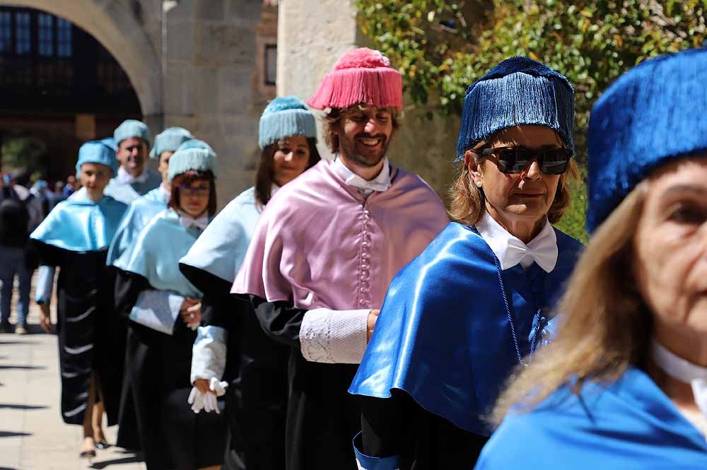 La Universidad de Burgos ha celebrado sus 25 años con la investidura de Juan José Laborda como doctor Honoris Causa