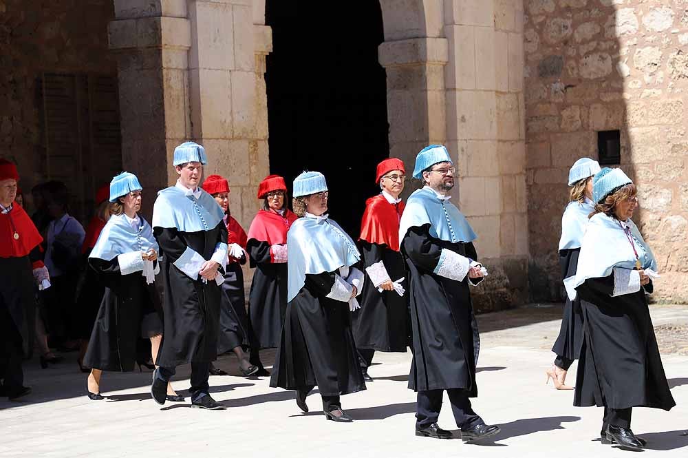 La Universidad de Burgos ha celebrado sus 25 años con la investidura de Juan José Laborda como doctor Honoris Causa