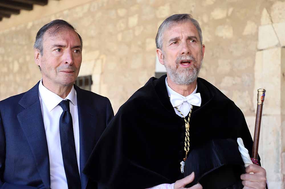 La Universidad de Burgos ha celebrado sus 25 años con la investidura de Juan José Laborda como doctor Honoris Causa