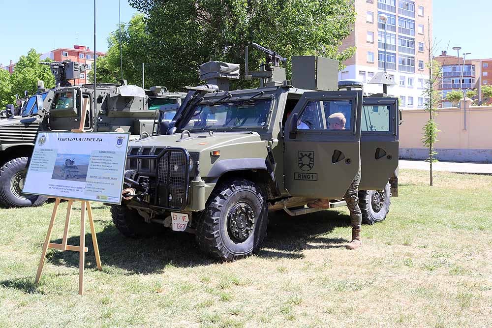 Las unidades militares de Burgos y la Guardia Civil han celebrado el Día de las Fuerzas Armadas con una exhibición de equipamiento y material militar y talleres para grandes y pequeños