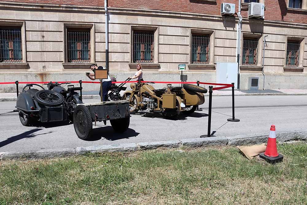 Las unidades militares de Burgos y la Guardia Civil han celebrado el Día de las Fuerzas Armadas con una exhibición de equipamiento y material militar y talleres para grandes y pequeños