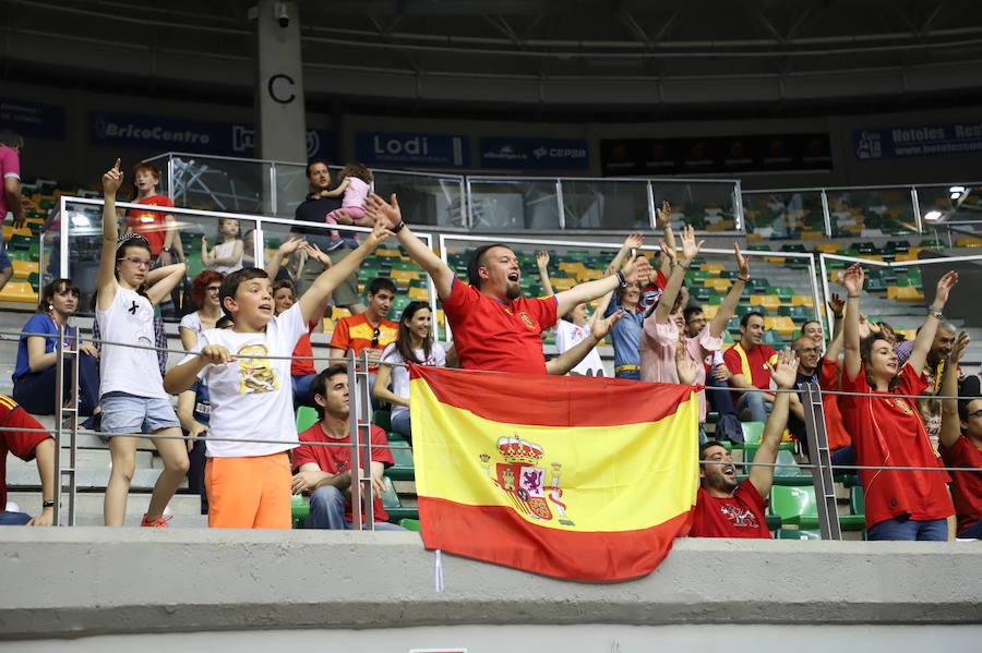 Fotos: ¿Has estado viendo el partido de baloncesto entre España y Letonia? ¡Búscate!