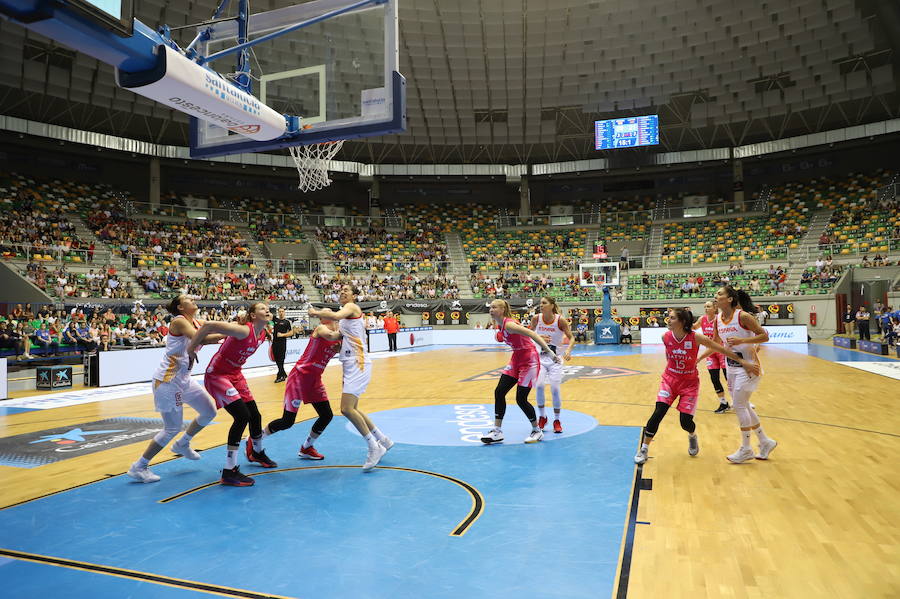 Fotos: Las mejores imágenes del partido de baloncesto entre España y Letonia