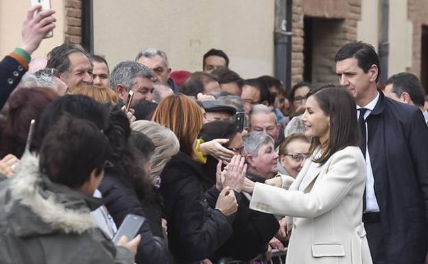 La Reina Letizia durante la inauguración de la exposición 'Angeli'. 