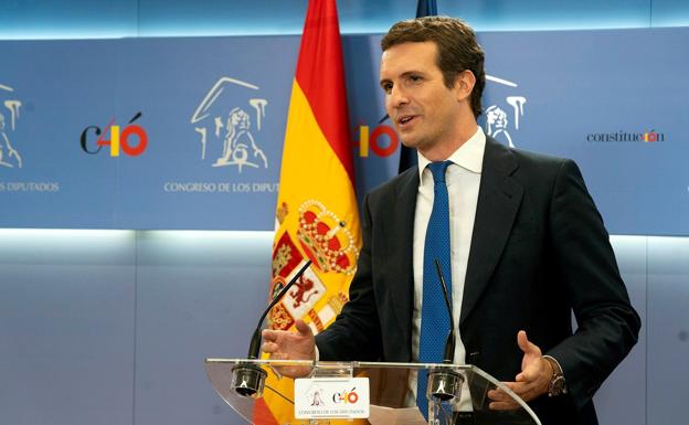 Casado comparece en el Congreso tras reunirse con el Rey en la Zarzuela. 