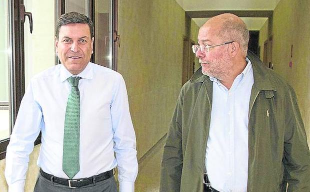 Fernández Carriedo e Igea, al salir de la reunión de este jueves.