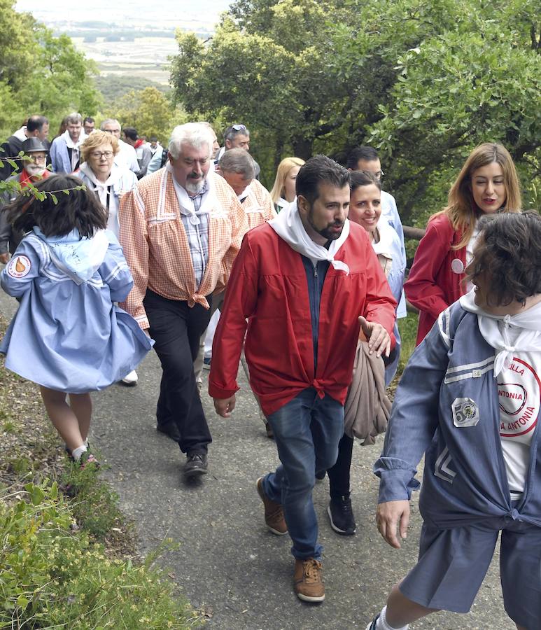 Luis Tudanca junto a la diputada nacional del PSOE Esther Peña, la alcaldesa de Miranda, Aitana Hernando, y el procurador de Ciudadanos, José Ignacio Delgado. 