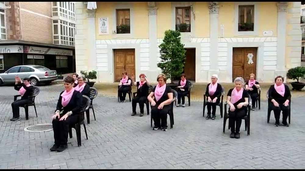 Las mujeres de la Asociación 'Las Cascadas' de Pradoluengo 