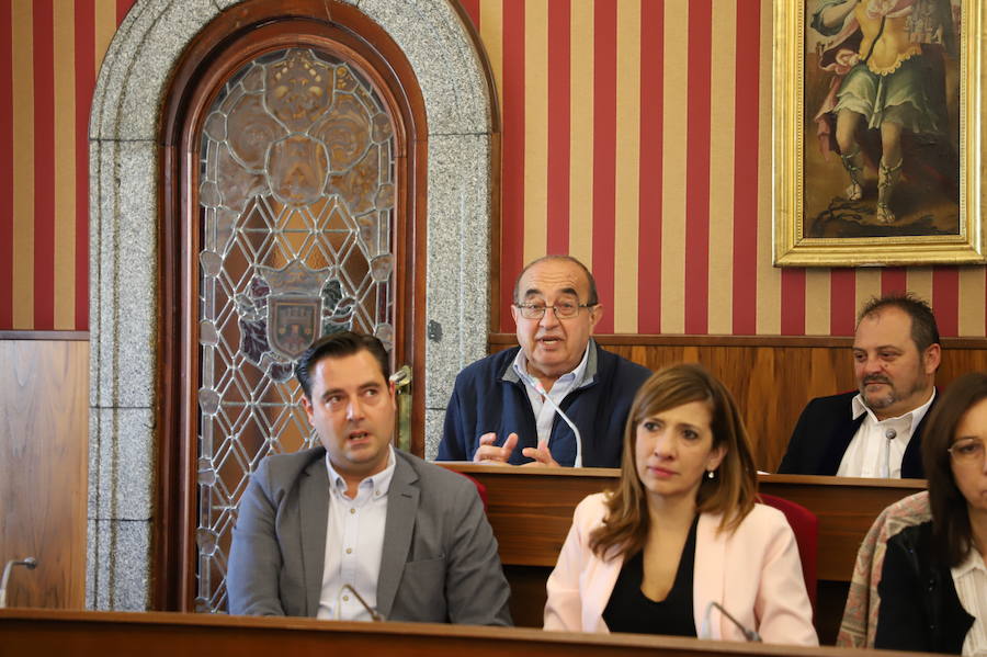 Los corporativos del Ayuntamiento de Burgos se han despedido en sesión plenaria, antes de que tomen posesión los nuevos concejales el 15 de junio