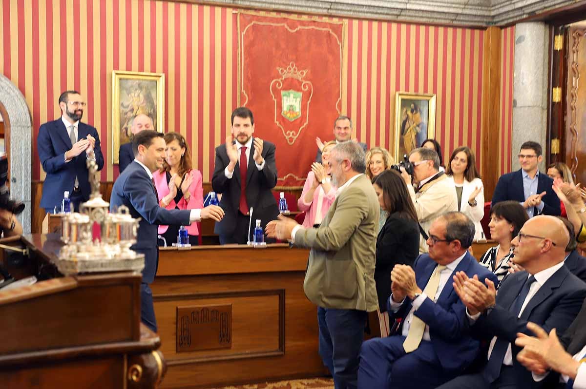 Fotos: Pleno de constitución del Ayuntamiento de Burgos en el que ha sido investido como alcalde Daniel de la Rosa (PSOE)