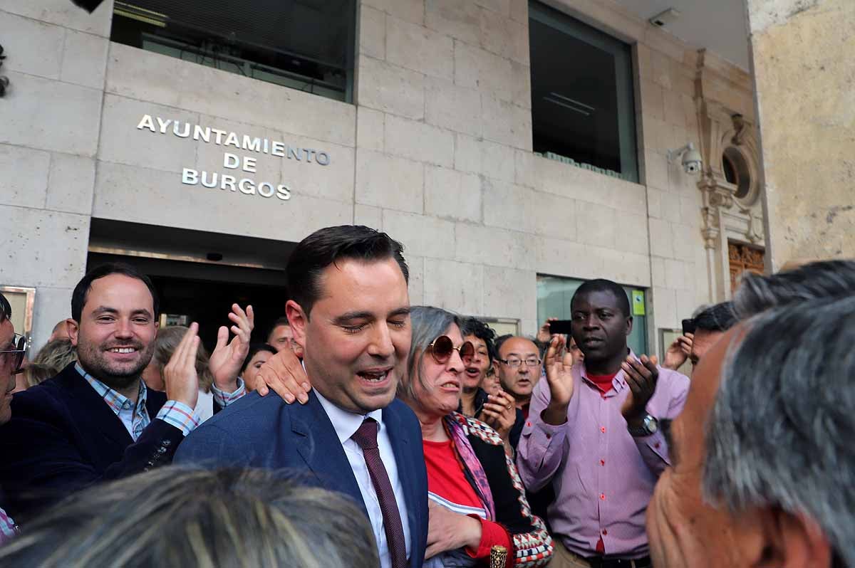 Fotos: Pleno de constitución del Ayuntamiento de Burgos en el que ha sido investido como alcalde Daniel de la Rosa (PSOE)