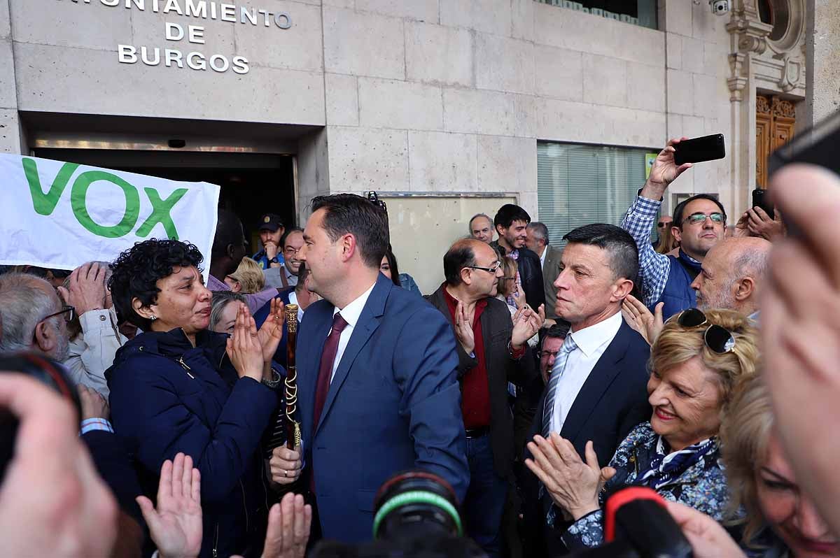 Fotos: Pleno de constitución del Ayuntamiento de Burgos en el que ha sido investido como alcalde Daniel de la Rosa (PSOE)