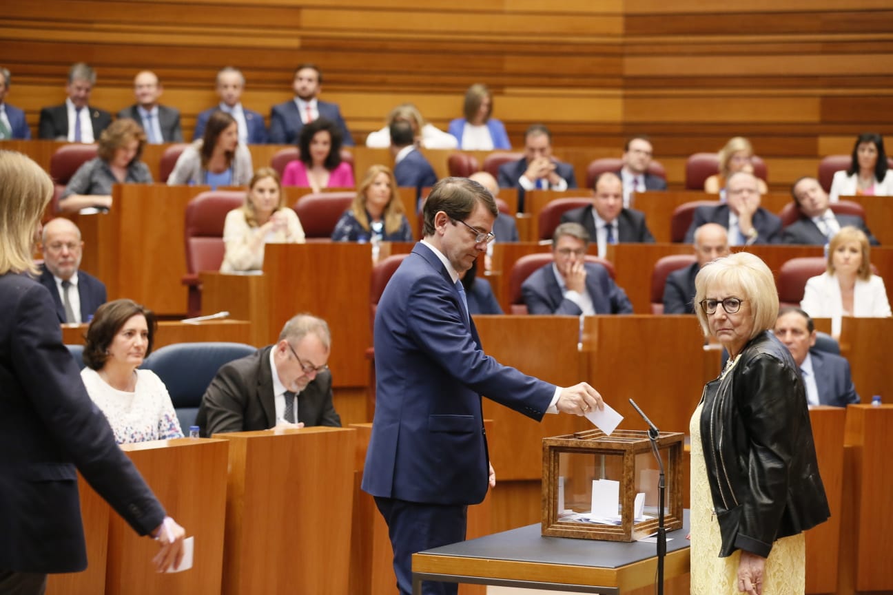 El procurador electo de Ciudadanos Luis Fuentes es proclamado presidente de la institución regiona en su décima legislatura