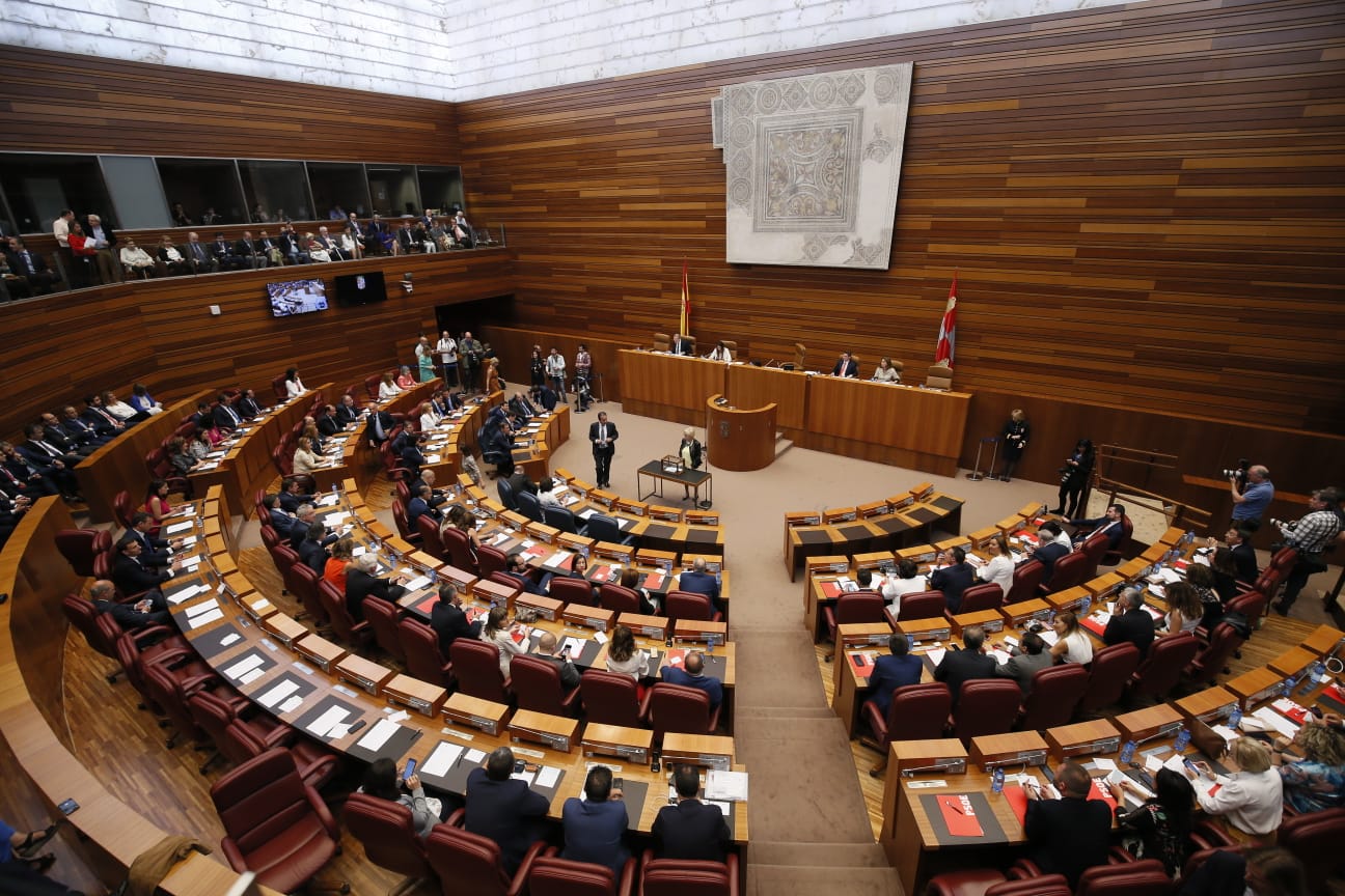 El procurador electo de Ciudadanos Luis Fuentes es proclamado presidente de la institución regiona en su décima legislatura