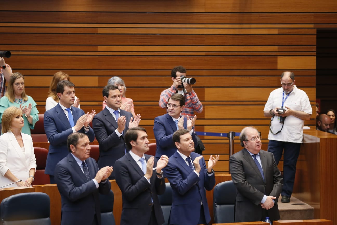 El procurador electo de Ciudadanos Luis Fuentes es proclamado presidente de la institución regiona en su décima legislatura