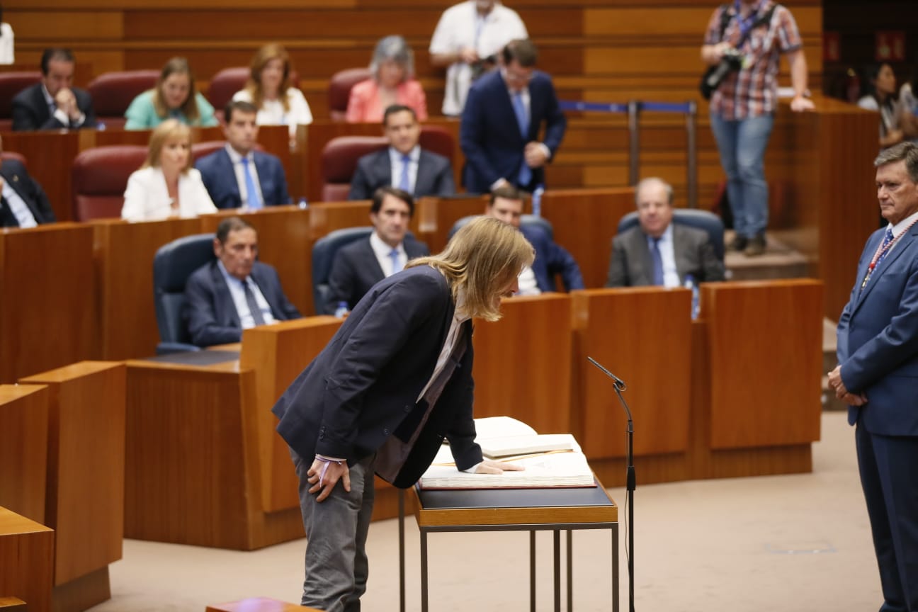 El procurador electo de Ciudadanos Luis Fuentes es proclamado presidente de la institución regiona en su décima legislatura