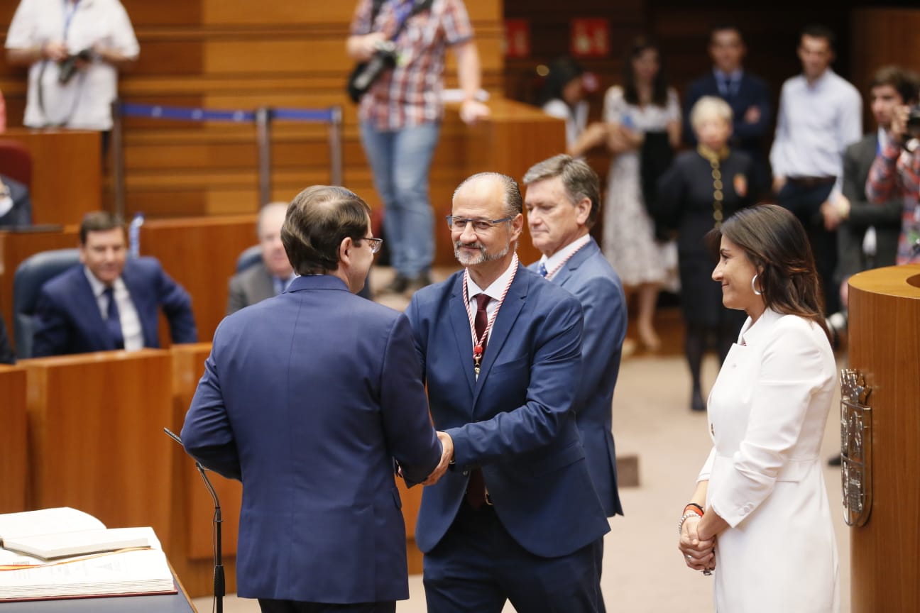 El procurador electo de Ciudadanos Luis Fuentes es proclamado presidente de la institución regiona en su décima legislatura