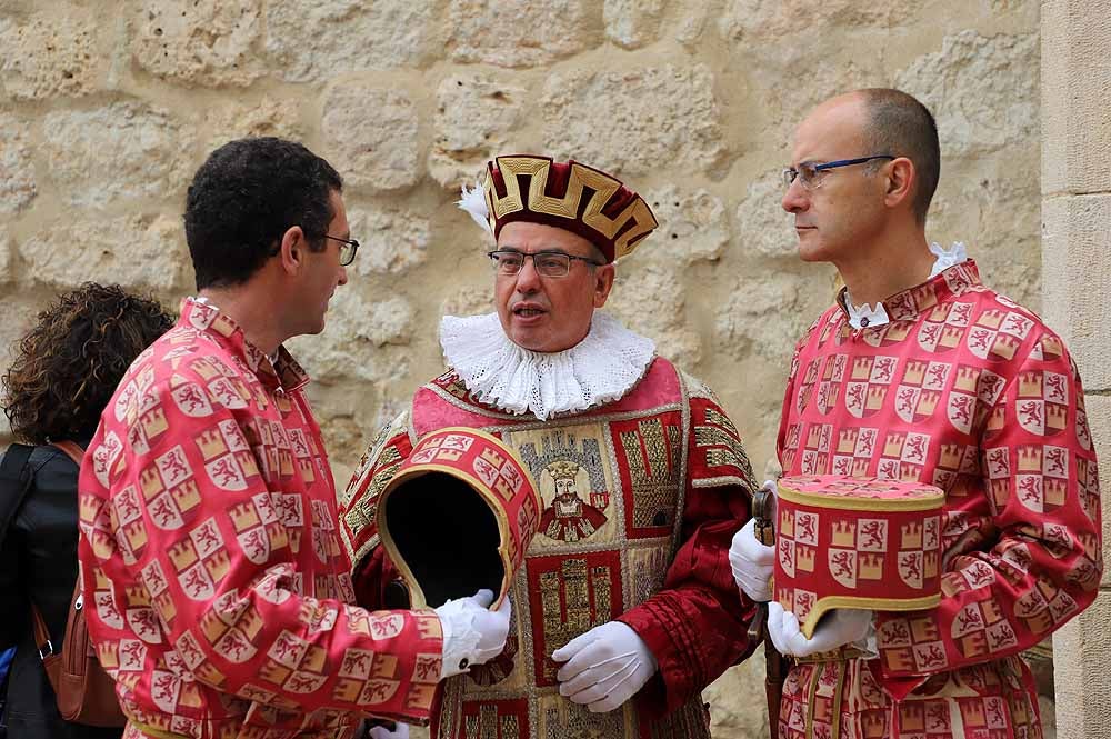El Monasterio Real de las Huelgas ha acogido, un año más, la celebración del Curpillos, con procesión por las calles del barrio con el pendón de las Navas de Tolosa