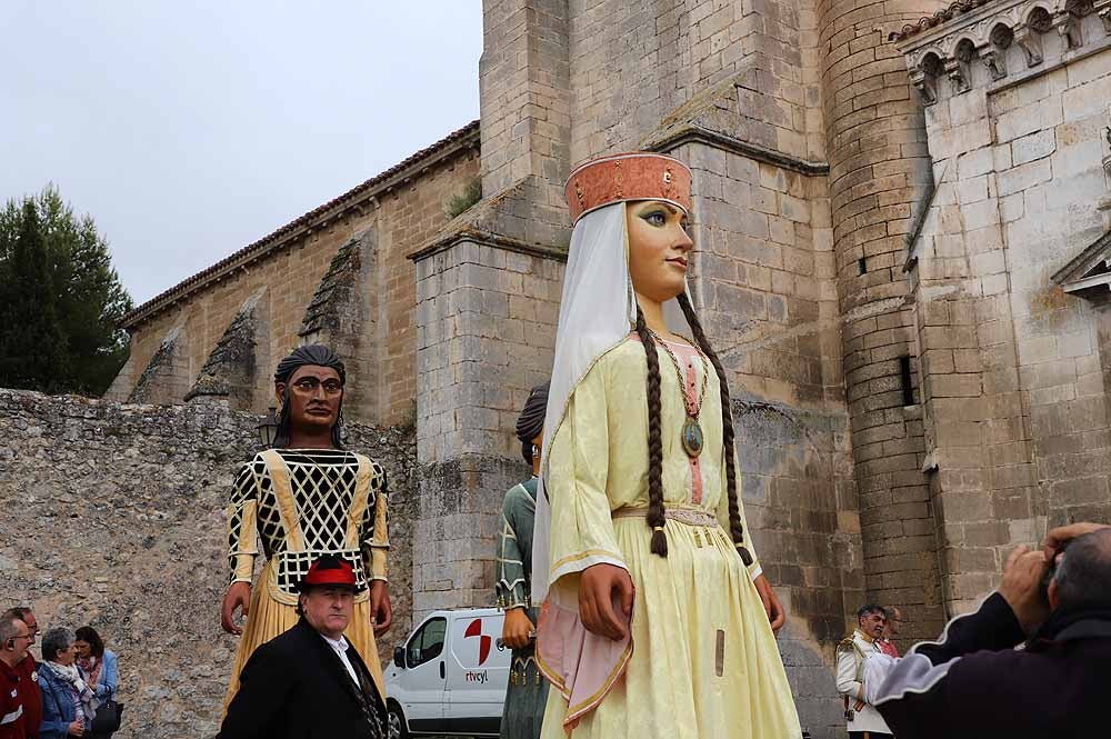 El Monasterio Real de las Huelgas ha acogido, un año más, la celebración del Curpillos, con procesión por las calles del barrio con el pendón de las Navas de Tolosa