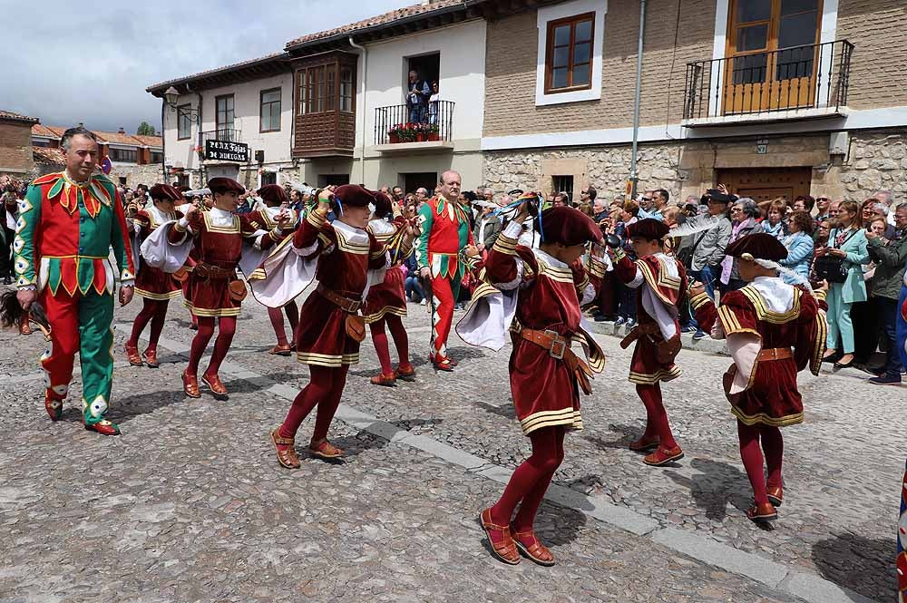 El Monasterio Real de las Huelgas ha acogido, un año más, la celebración del Curpillos, con procesión por las calles del barrio con el pendón de las Navas de Tolosa