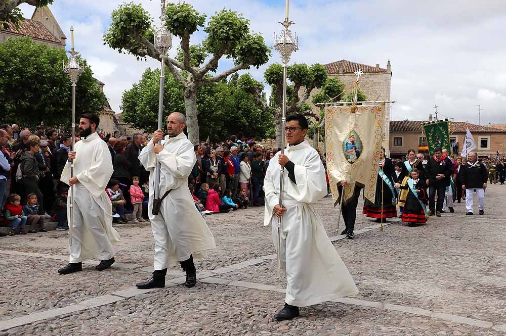 El Monasterio Real de las Huelgas ha acogido, un año más, la celebración del Curpillos, con procesión por las calles del barrio con el pendón de las Navas de Tolosa