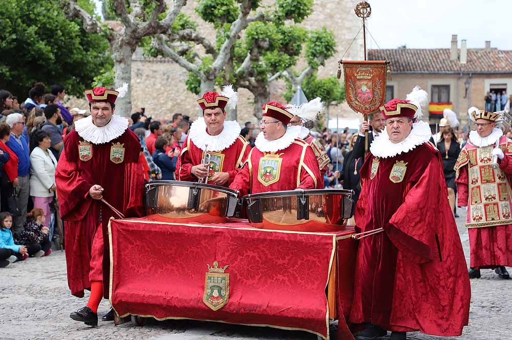 El Monasterio Real de las Huelgas ha acogido, un año más, la celebración del Curpillos, con procesión por las calles del barrio con el pendón de las Navas de Tolosa