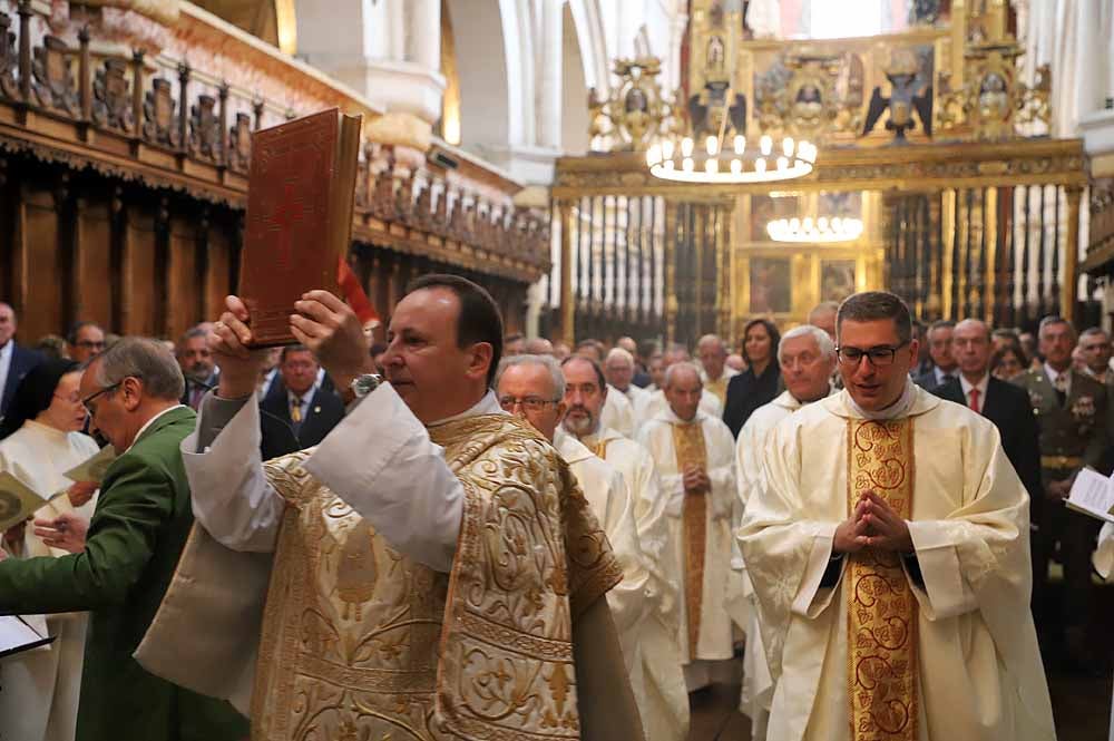 El Monasterio Real de las Huelgas ha acogido, un año más, la celebración del Curpillos, con procesión por las calles del barrio con el pendón de las Navas de Tolosa