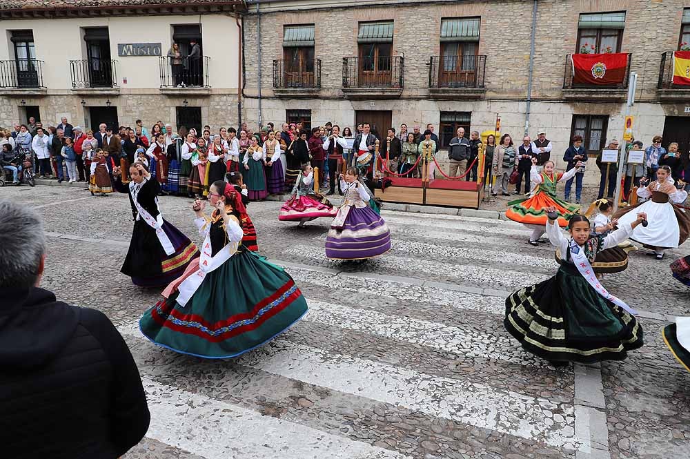 El Monasterio Real de las Huelgas ha acogido, un año más, la celebración del Curpillos, con procesión por las calles del barrio con el pendón de las Navas de Tolosa