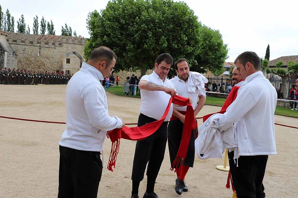 El Monasterio Real de las Huelgas ha acogido, un año más, la celebración del Curpillos, con procesión por las calles del barrio con el pendón de las Navas de Tolosa