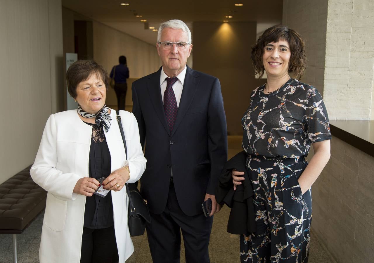 María Jesús Redón, Rubén Illera y Eva Bragado, familia del procurador del PSOE por Palencia Rubén Illera. 