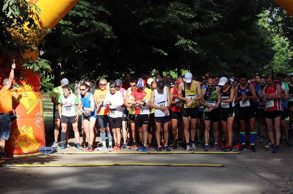 166 corredores de toda España han disputado la 24ª edición de le Media Maratón Ciudad de Burgos,con el burgalés Rubén Castrillo como ganador en categoría masculina y la debutante Virginia Torres como campeona femenina.