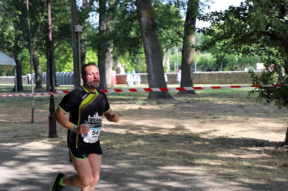 166 corredores de toda España han disputado la 24ª edición de le Media Maratón Ciudad de Burgos,con el burgalés Rubén Castrillo como ganador en categoría masculina y la debutante Virginia Torres como campeona femenina.