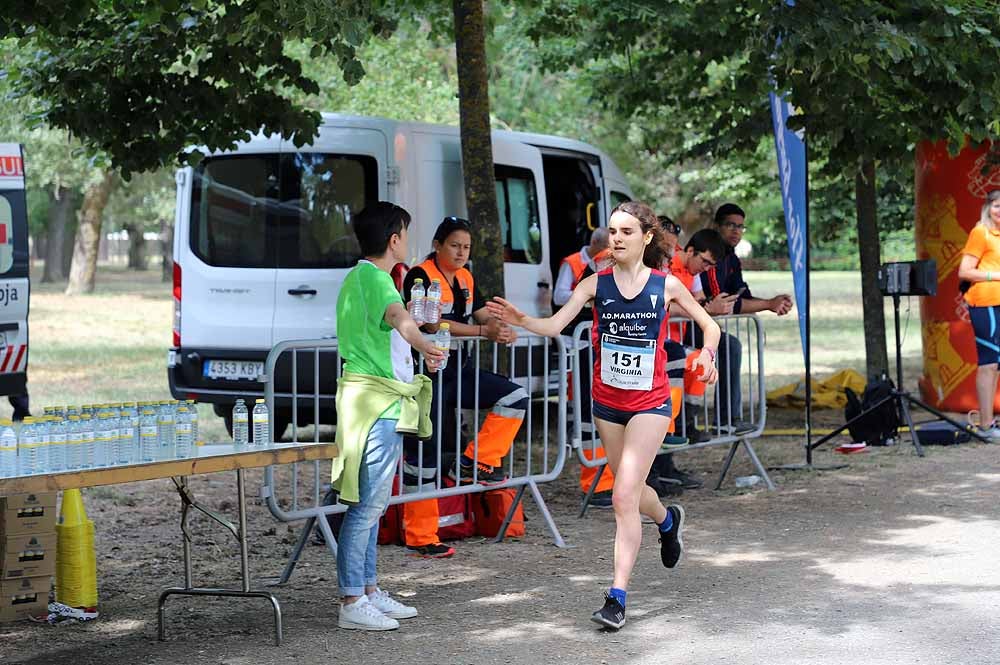 166 corredores de toda España han disputado la 24ª edición de le Media Maratón Ciudad de Burgos,con el burgalés Rubén Castrillo como ganador en categoría masculina y la debutante Virginia Torres como campeona femenina.