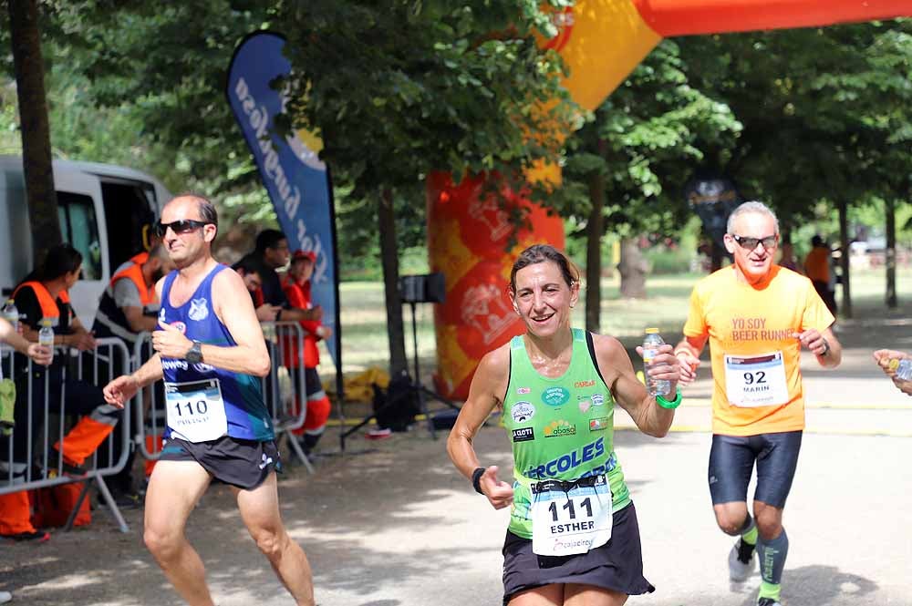 166 corredores de toda España han disputado la 24ª edición de le Media Maratón Ciudad de Burgos,con el burgalés Rubén Castrillo como ganador en categoría masculina y la debutante Virginia Torres como campeona femenina.