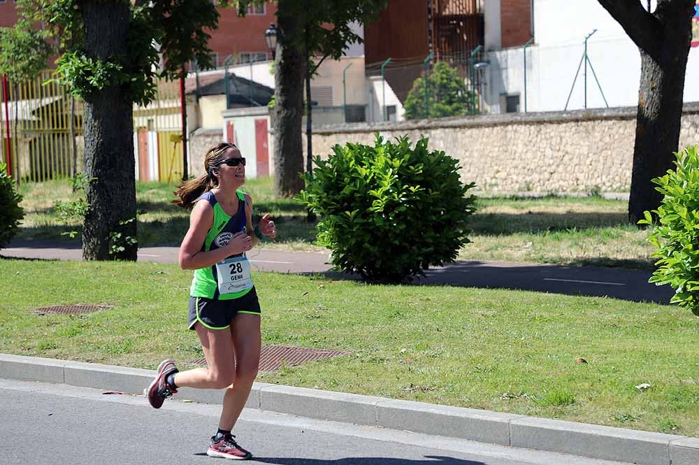 166 corredores de toda España han disputado la 24ª edición de le Media Maratón Ciudad de Burgos,con el burgalés Rubén Castrillo como ganador en categoría masculina y la debutante Virginia Torres como campeona femenina.