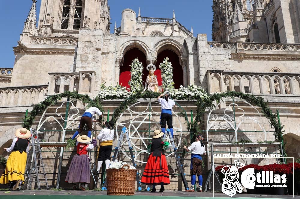 El calor no ha quitado el ánimo a los burgaleses en el acto más querido de las fiestas