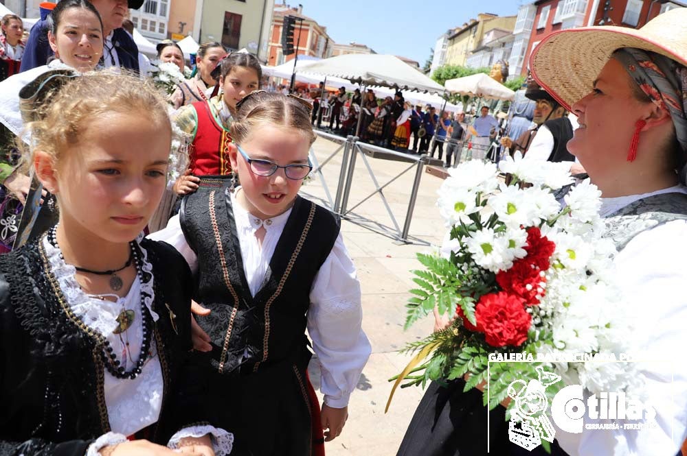 El calor no ha quitado el ánimo a los burgaleses en el acto más querido de las fiestas