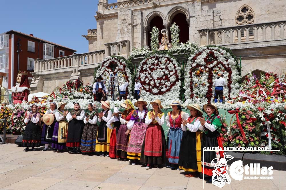 El calor no ha quitado el ánimo a los burgaleses en el acto más querido de las fiestas