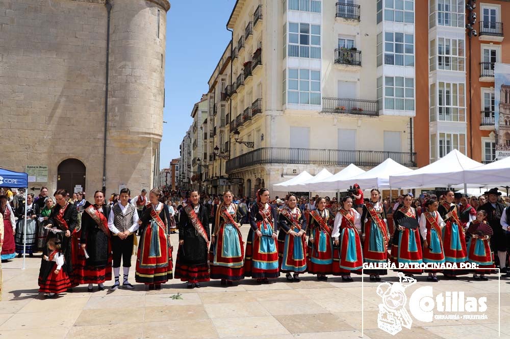 El calor no ha quitado el ánimo a los burgaleses en el acto más querido de las fiestas