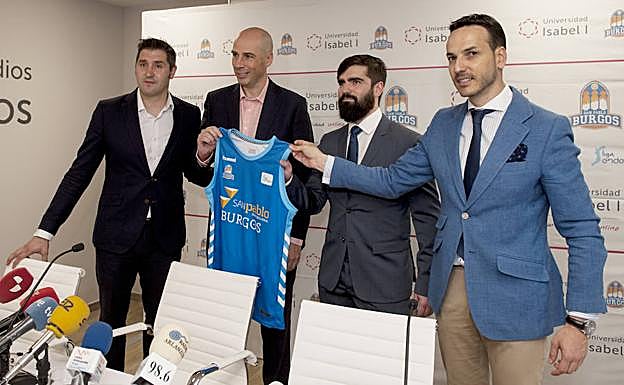 Imagen principal - Varios momentos de la presentación