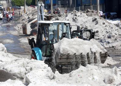 Imagen secundaria 1 - Una fuerte granizada en México provoca daños en más de 200 viviendas y deja increíbles imágenes