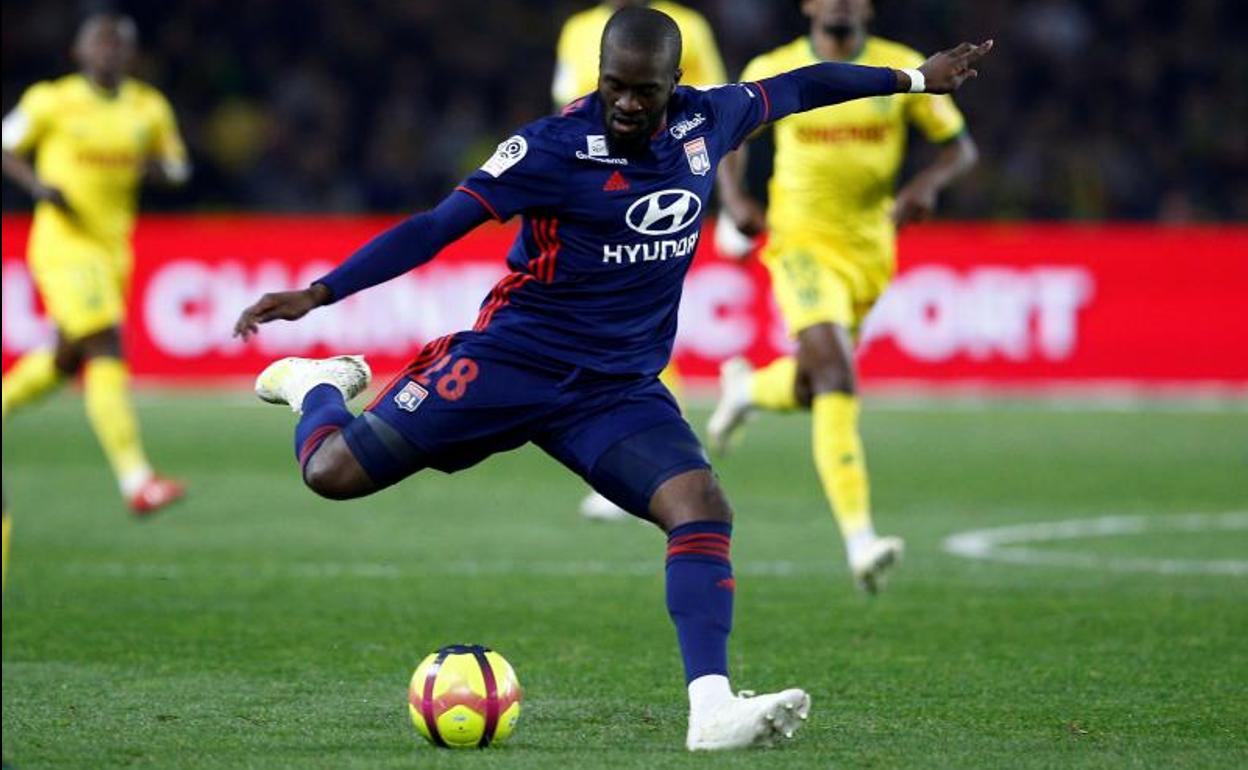 Tanguy Ndombele, en un partido de la campaña pasada con el Olympique de Lyon.