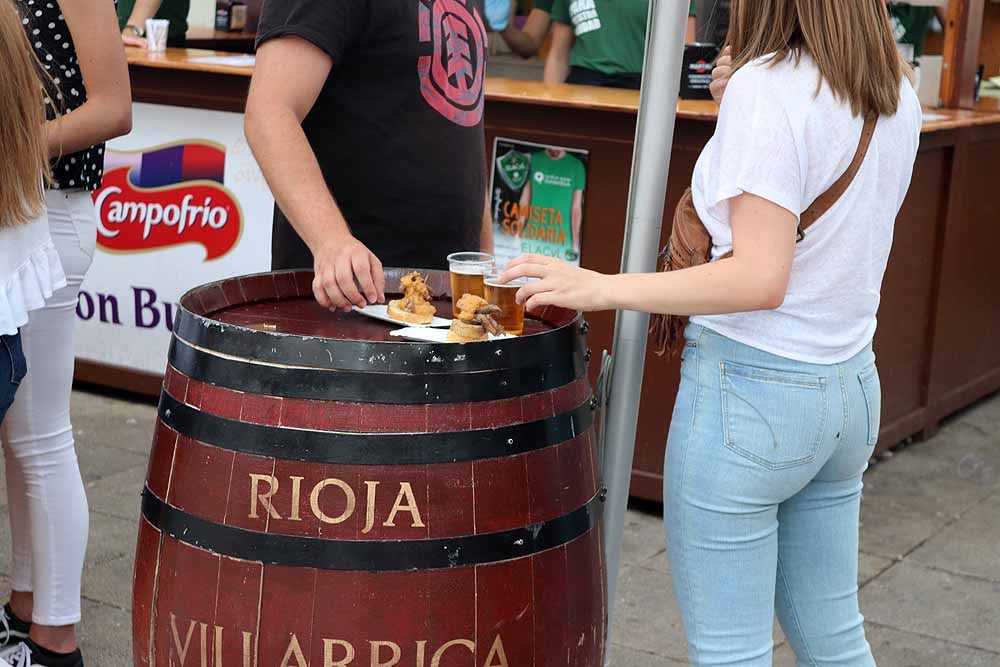 Fotos: Los burgaleses saborean la gran variedad gastronómica que ofrecen casetas y gastronetas durante las fiestas