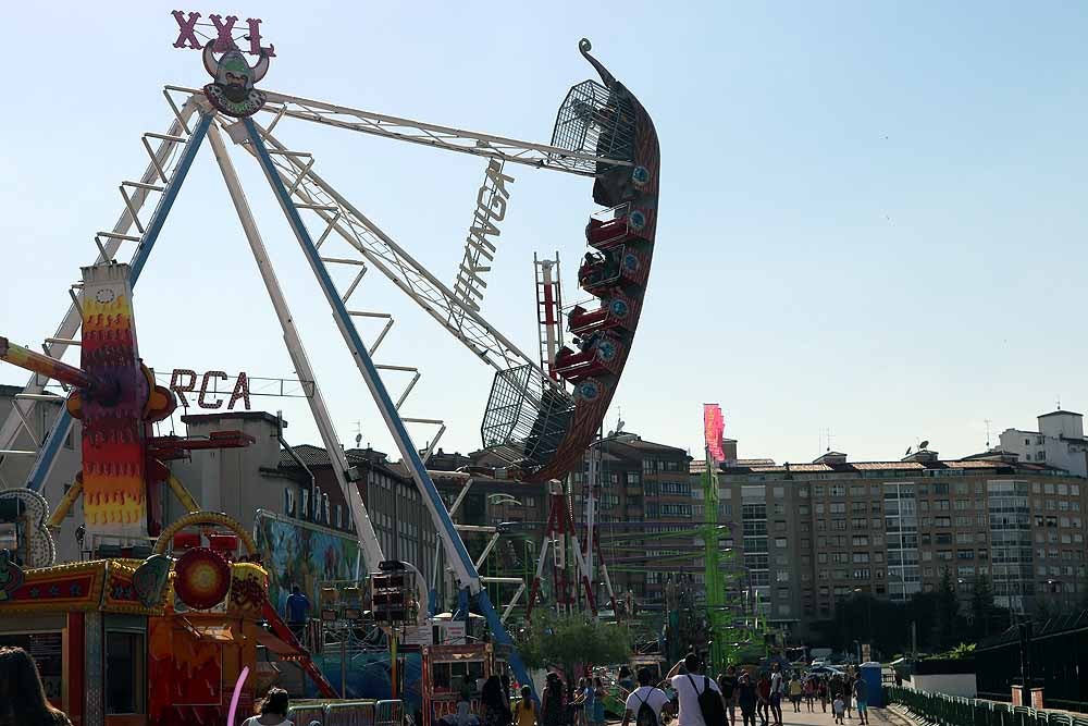 Fotos: Dosis de adrenalina y calor en las barracas de los Sampedros