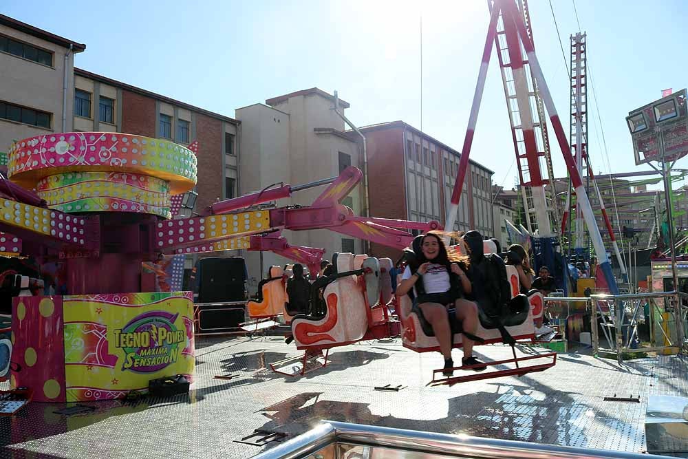 Fotos: Dosis de adrenalina y calor en las barracas de los Sampedros