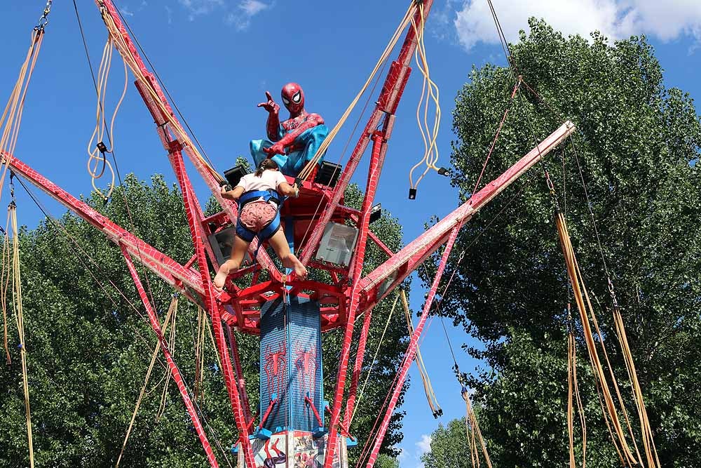 Fotos: Dosis de adrenalina y calor en las barracas de los Sampedros