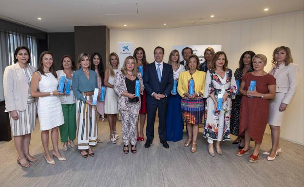 Foto de grupo del Premio Mujer Empresaria CaixaBank. 